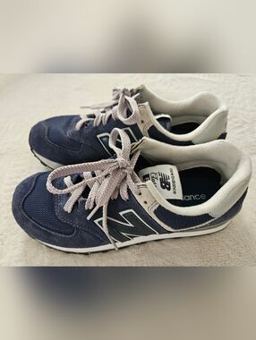 New Balance 574 Women’s Size 6.5 Blue Gray Athletic Shoes Sneakers